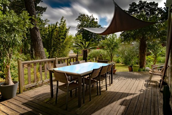 Quels sont les meilleurs matériaux pour des meubles de jardin durables et esthétiques ?